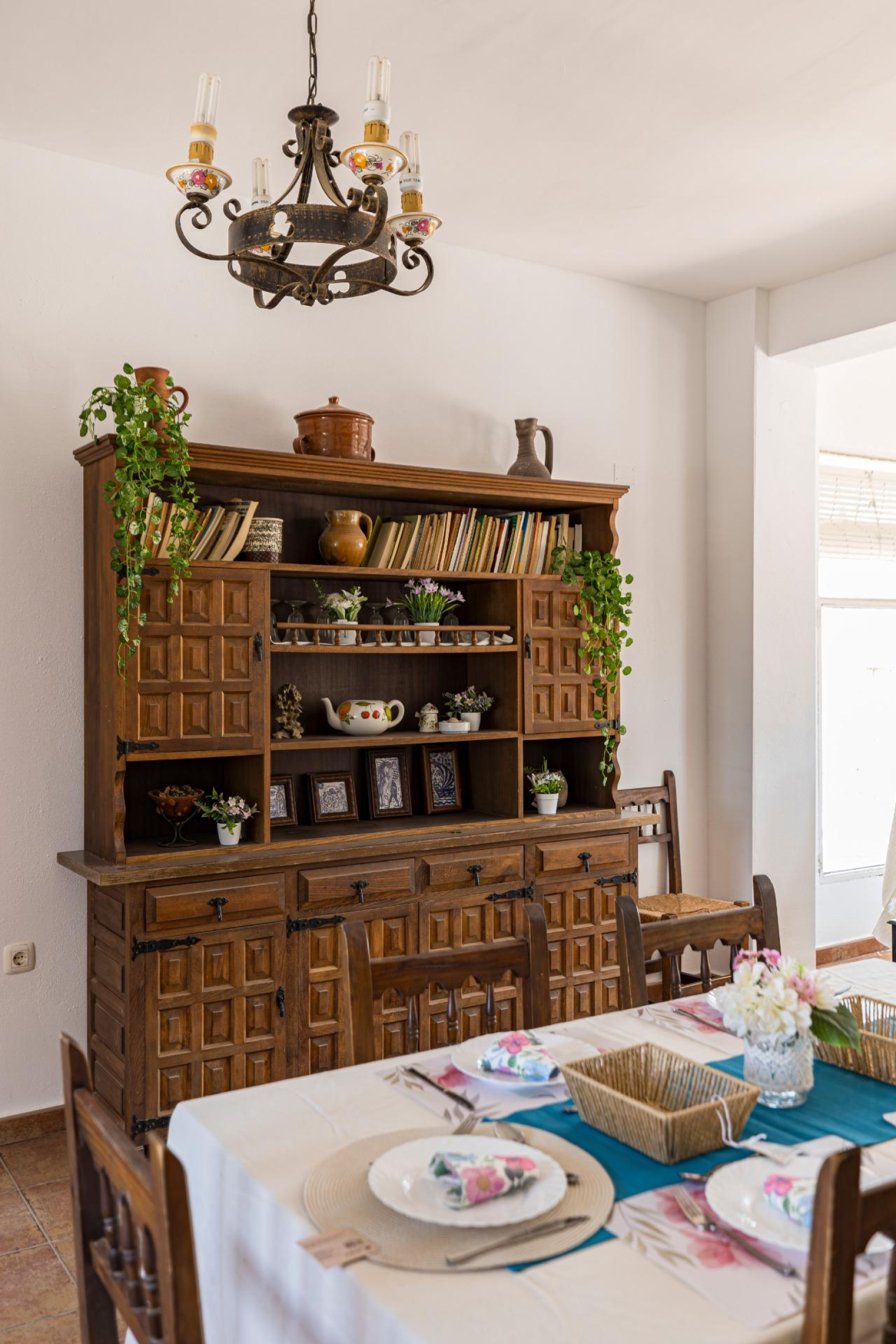 Finca rústica con vivienda de 220 metros construidos, 22.480 m² de terreno y garaje junto a La Alcayna