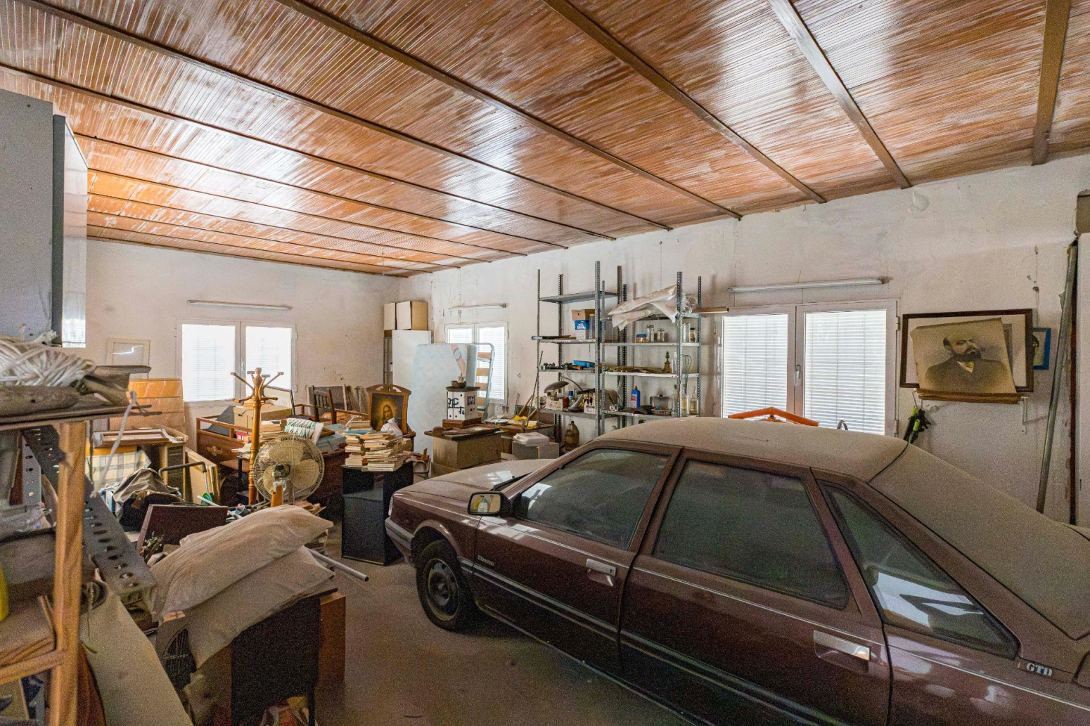 Finca rústica con vivienda de 220 metros construidos, 22.480 m² de terreno y garaje junto a La Alcayna