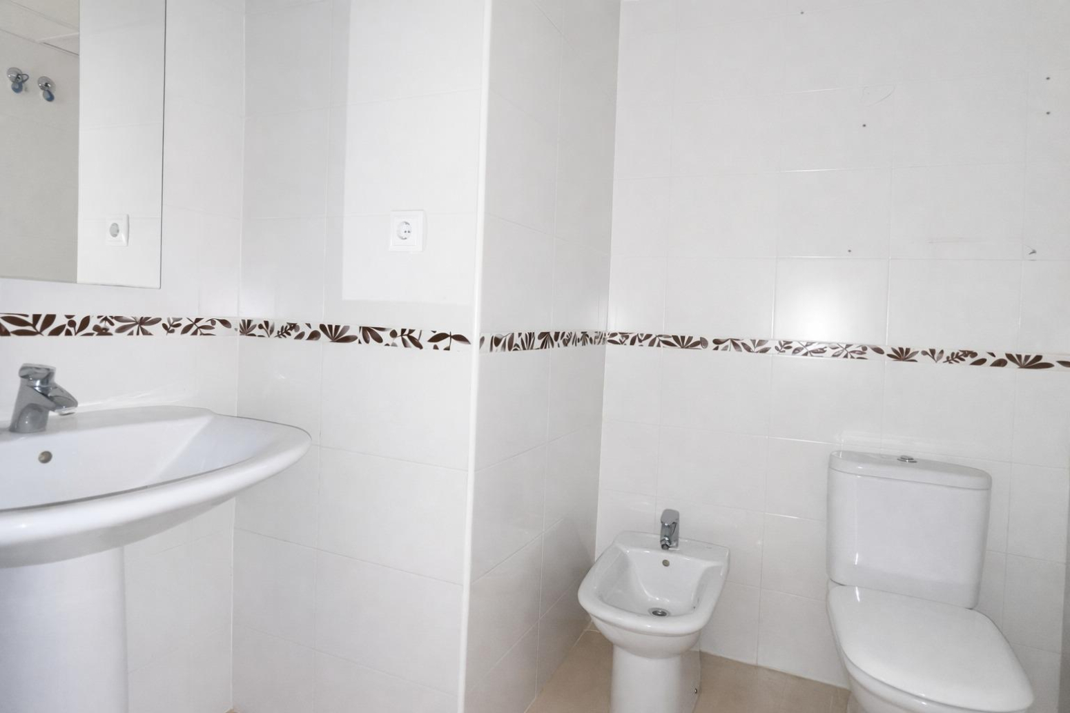 LUMINOSO PISO EN MURCIA ZONA JUAN DE BORBON ¡¡ 0% HONORARIOS AGENCIA!! ¡¡VISÍTALO Y HAZ UNA OFERTA !!