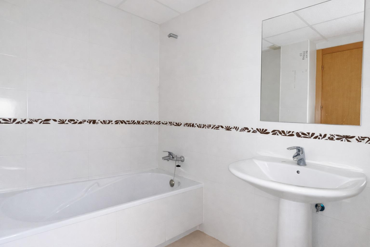 LUMINOSO PISO EN MURCIA ZONA JUAN DE BORBON ¡¡ 0% HONORARIOS AGENCIA!! ¡¡VISÍTALO Y HAZ UNA OFERTA !!