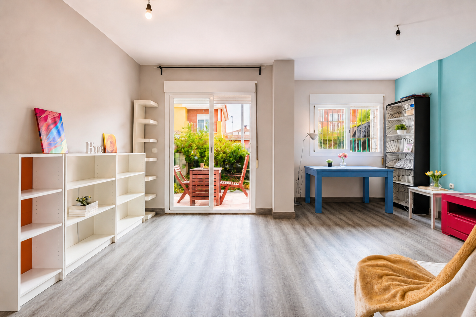CHALET PAREADO CON JARDÍN PRIVADO EN LA URBANIZACIÓN MONTEPINAR