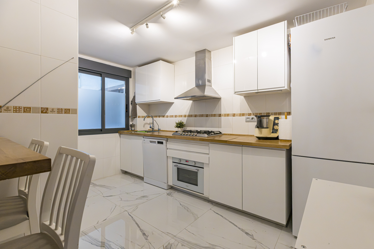 VIVIENDA JUNTO AL FUTURO PARQUE METROPOLITANO OESTE
