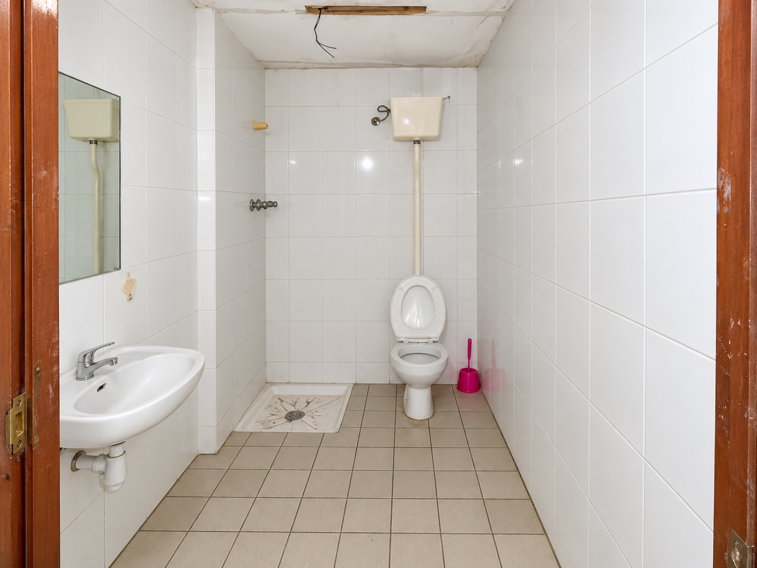 Local comercial en pleno centro de Murcia con fachada y posibilidad de acceso a dos calles de 212 m²