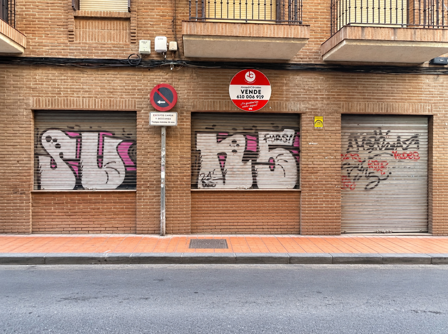 Local comercial en pleno centro de Murcia con fachada y posibilidad de acceso a dos calles de 212 m²